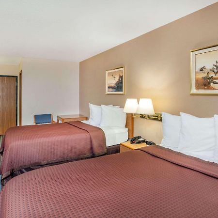 Days Inn By Wyndham Чарлстон Екстер'єр фото
