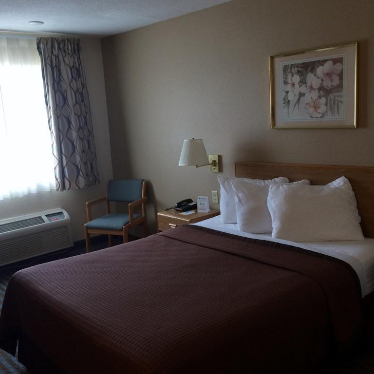 Days Inn By Wyndham Чарлстон Екстер'єр фото