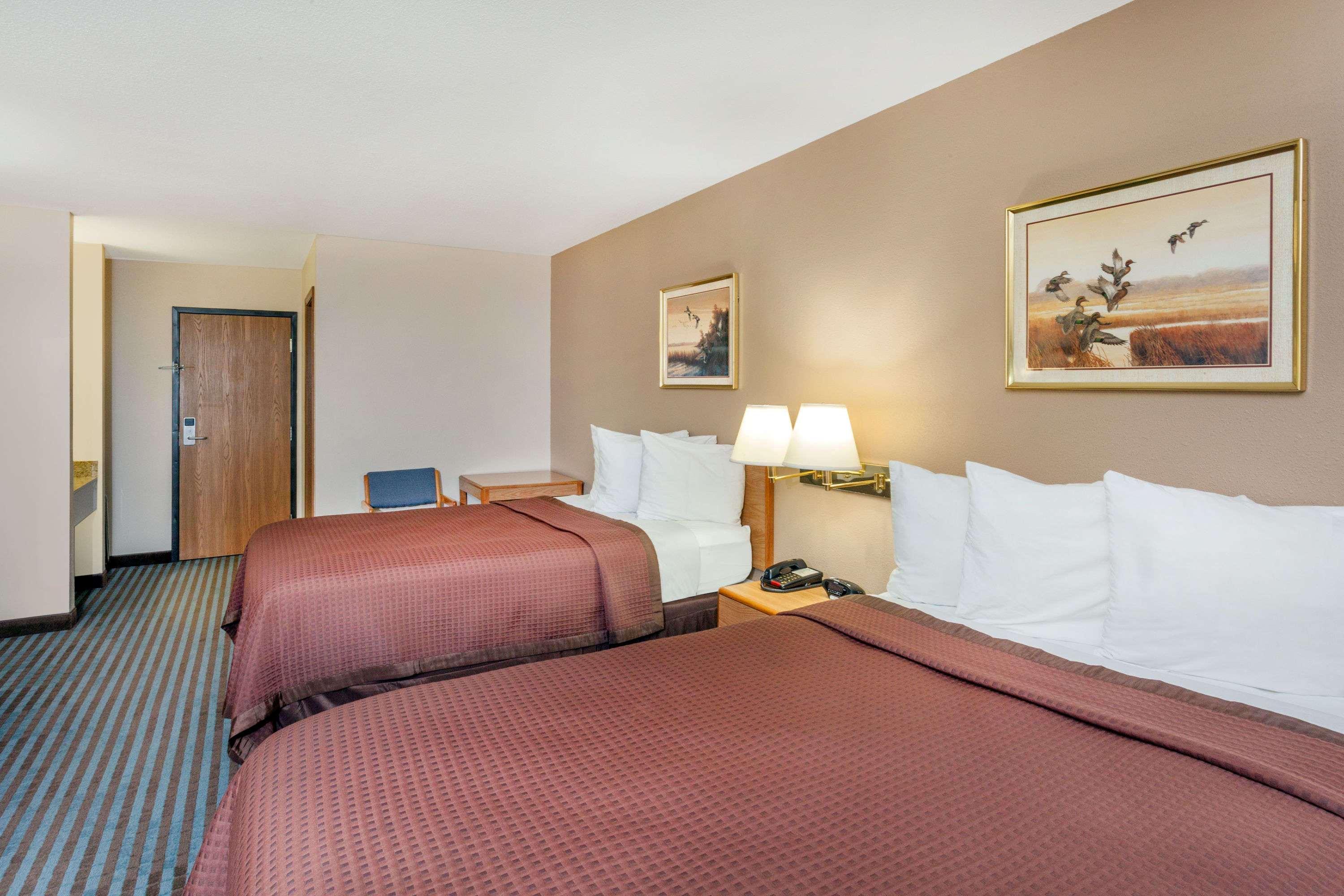 Days Inn By Wyndham Чарлстон Екстер'єр фото