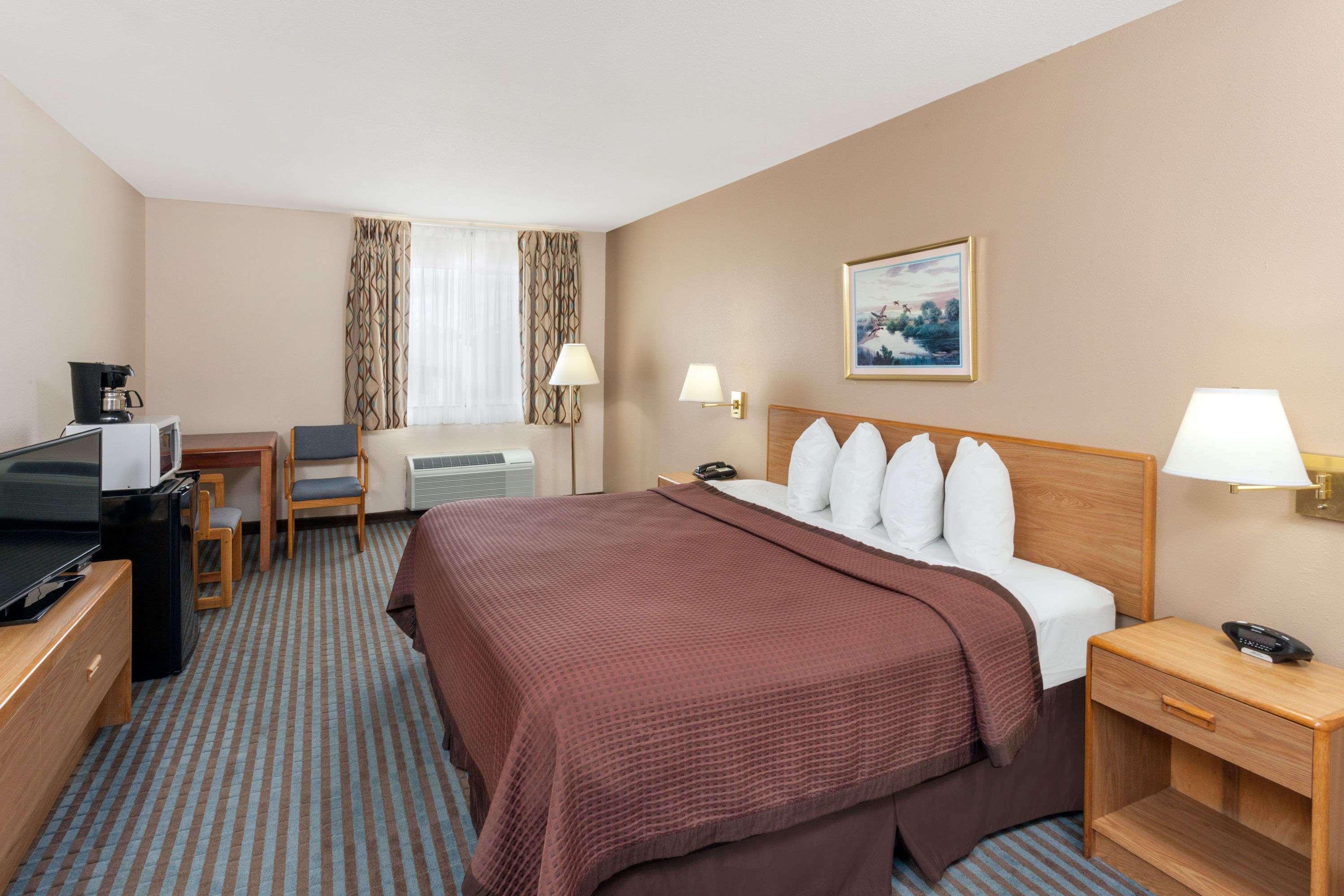 Days Inn By Wyndham Чарлстон Екстер'єр фото