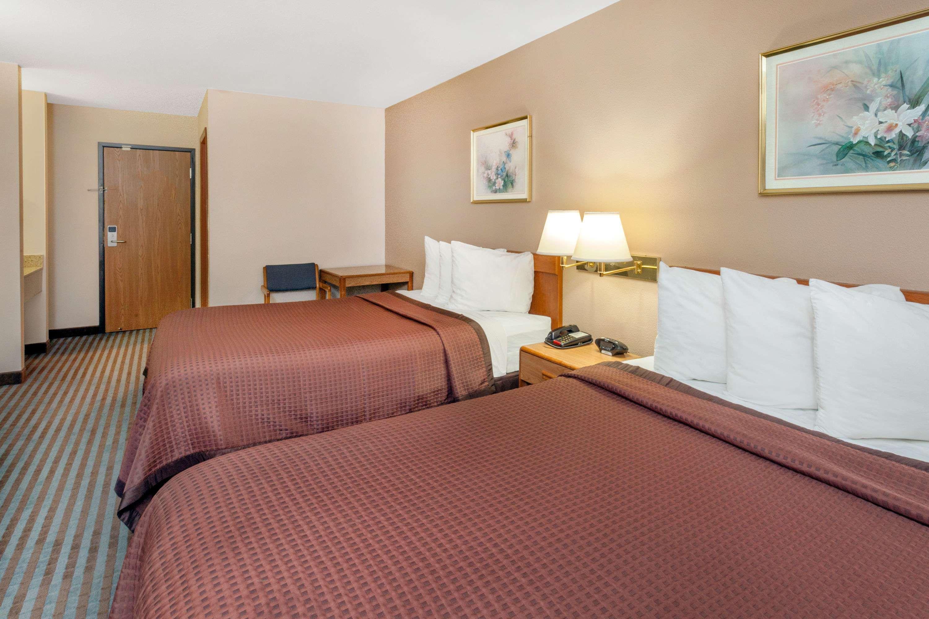 Days Inn By Wyndham Чарлстон Екстер'єр фото