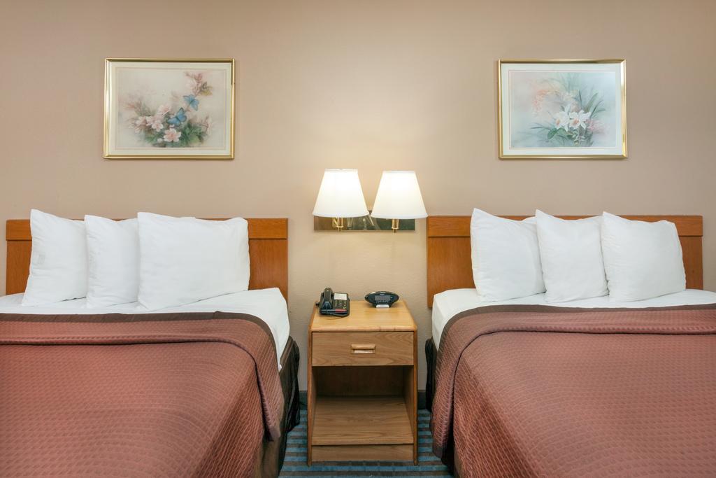 Days Inn By Wyndham Чарлстон Екстер'єр фото